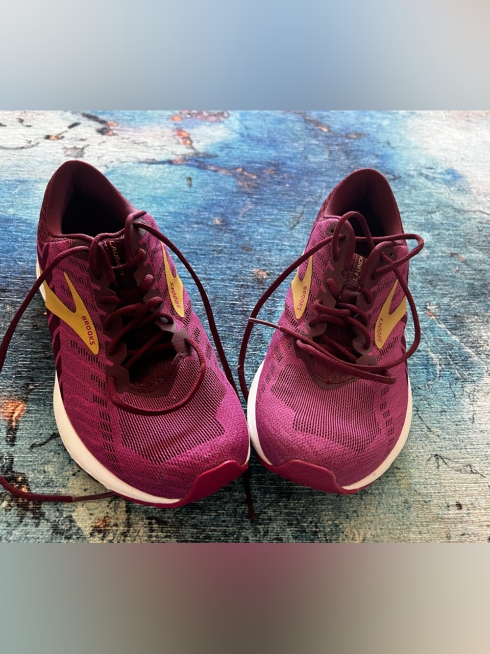 Brooks Launch 6 great shape running shoes